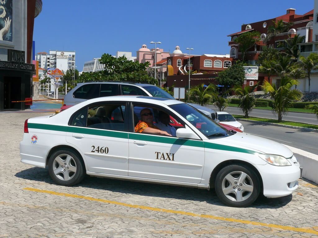 Taxi cancun a Puerto Morelos