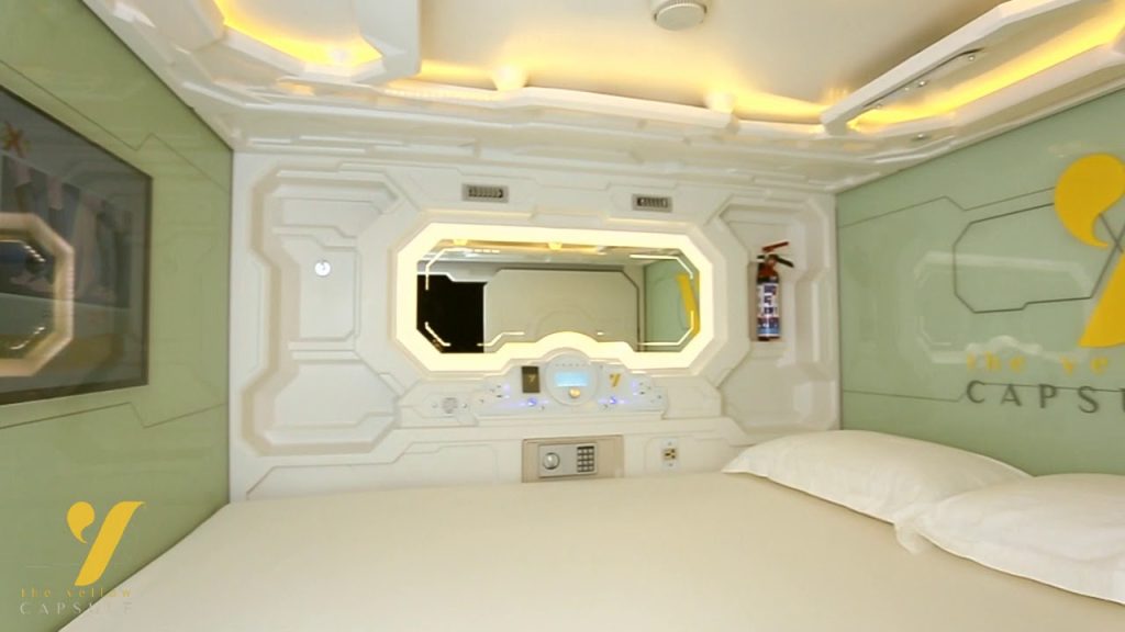 The Yellow Capsule Experience hotel familiar